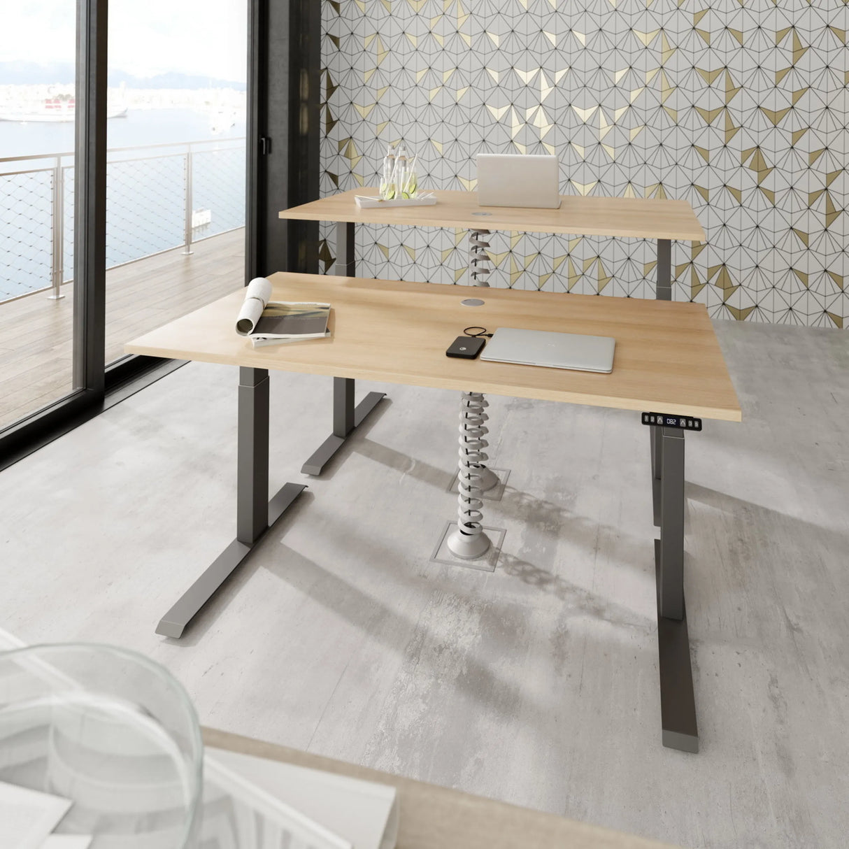 Elektrisch höhenverstellbarer Schreibtisch XDKB 12 G in Asteiche mit Bedienfeld von hjh OFFICE PRO