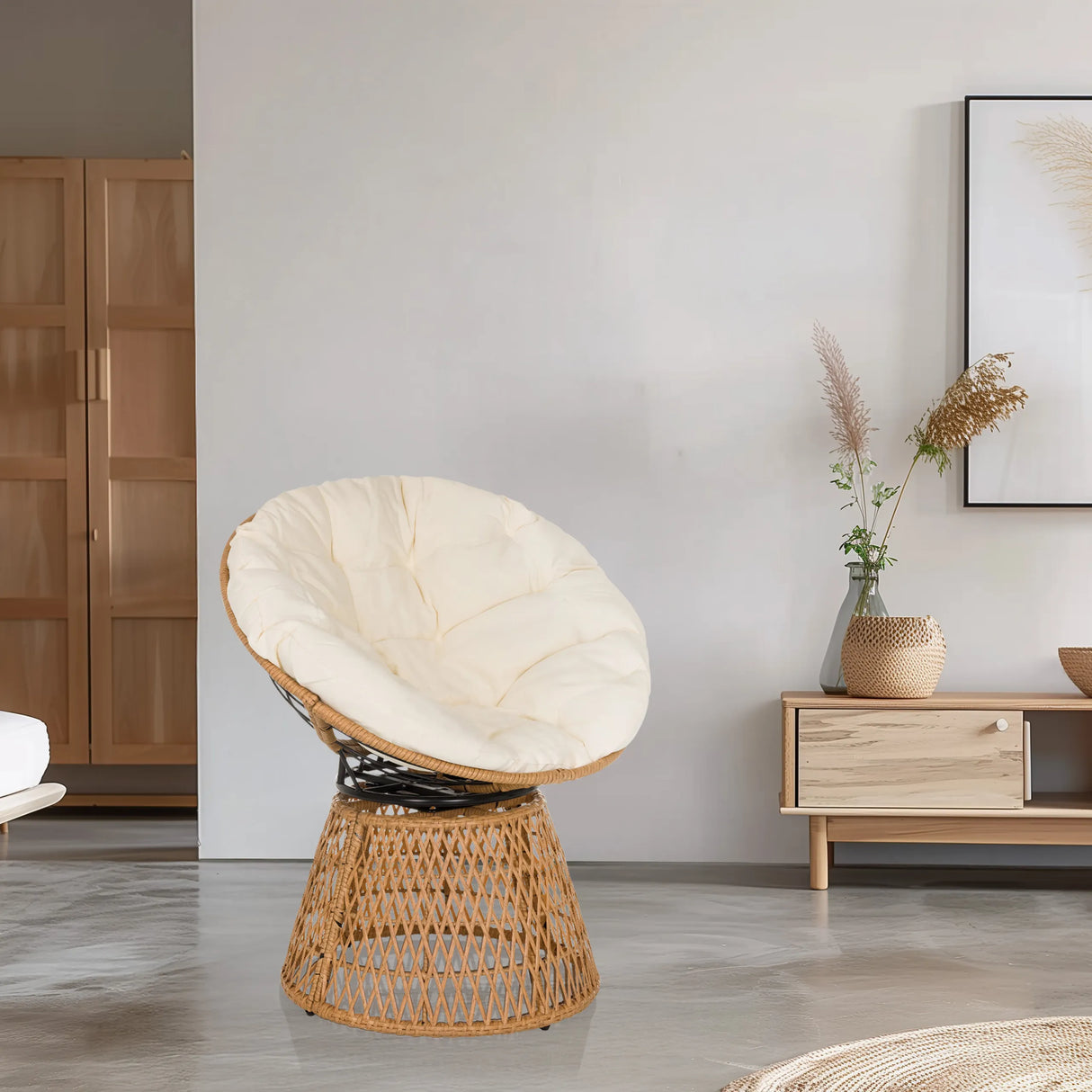 Outdoor-Stuhl WEAVORA in Beige mit geflochtenem Gestell und weichem, rundem Sitzkissen von hjh LIVING