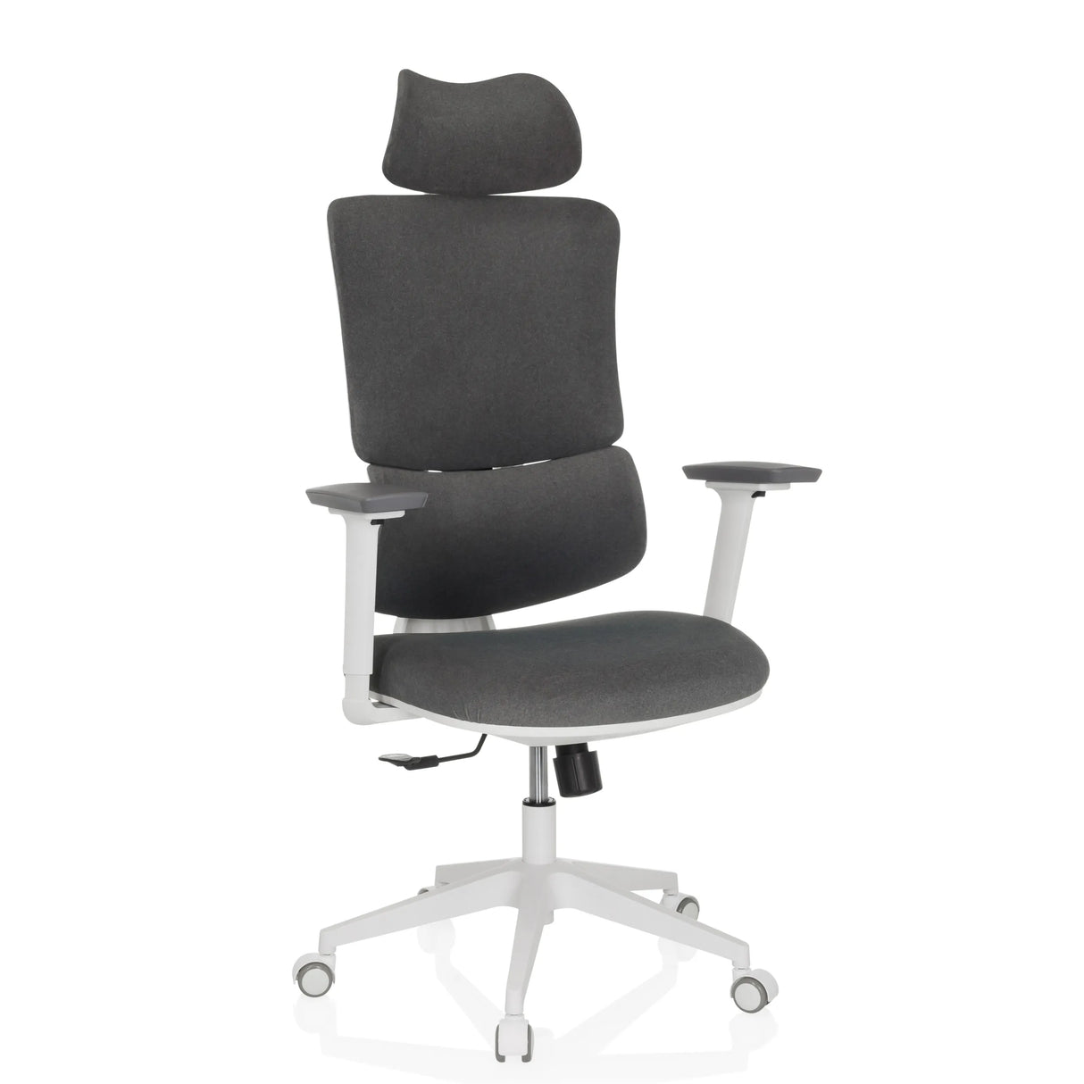 Grauer Homeoffice-Bürostuhl ERGOMY WF mit Stoffbezug, weißem Rahmen und Fußkreuz mit fünf Rollen von MyBuero – 360-Grad-Ansicht (schräge Frontansicht 30°)