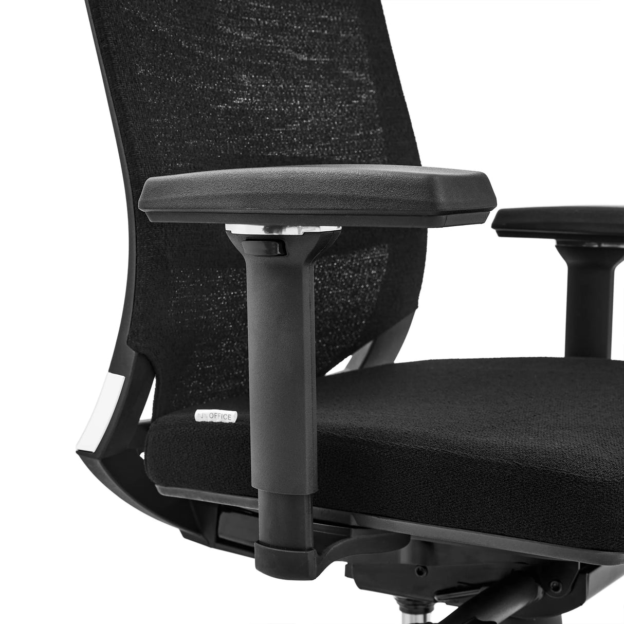 Armlehne des Profi-Bürostuhls PORTO MAX HIGH I in Schwarz mit Netzrückenlehne und Stoffsitz von hjh OFFICE