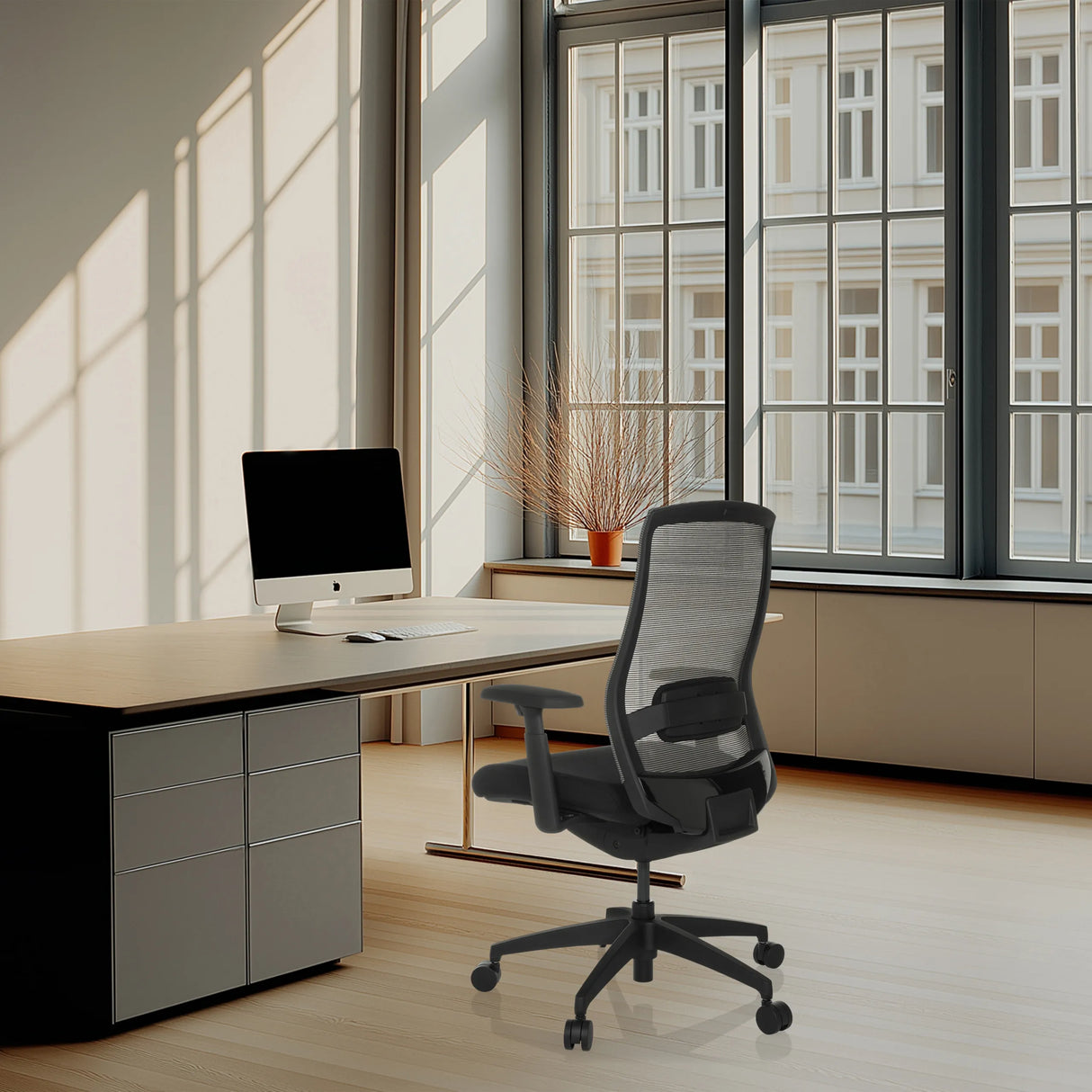Schwarzer Profi-Bürostuhl COLORE mit Netzrückenlehne und Armlehnen von hjh OFFICE