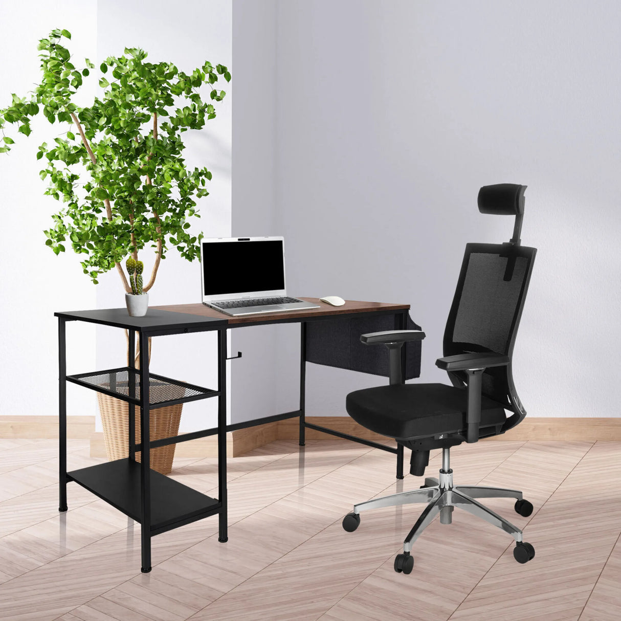 Schreibtisch WORKSPACE H I in Schwarz und Braun mit zwei Ablageflächen und einem schwarzen Bürostuhl von hjh OFFICE