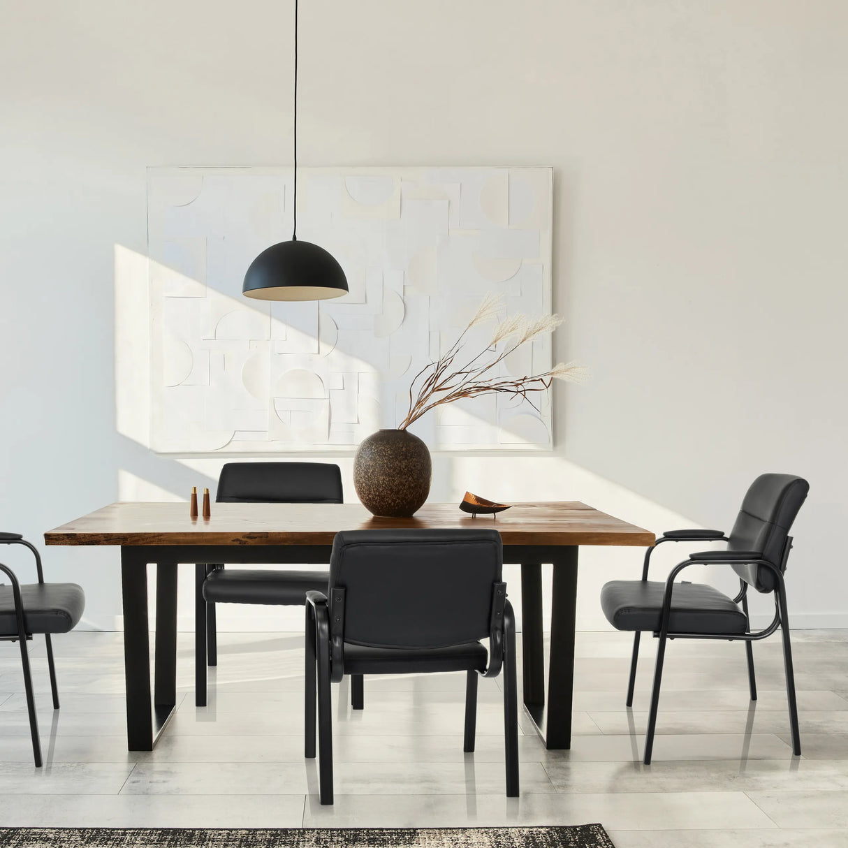 Besucherstuhl ADVIE V mit schwarzem Kunstlederbezug und Armlehnen von hjh OFFICE