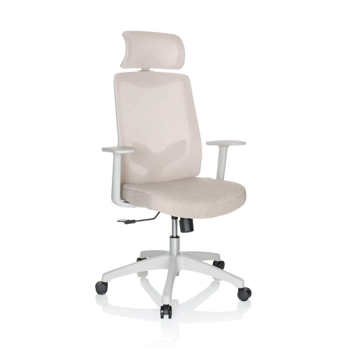 Beiger Homeoffice-Bürostuhl MIKEO W mit Kopfstütze und weißem Fußkreuz mit fünf Rollen von hjh OFFICE – 360-Grad-Ansicht (schräge Frontansicht 30°)