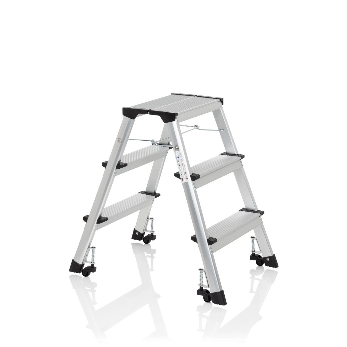 Silberne Klappleiter SOLID IV aus Aluminium mit drei Stufen von hjh OFFICE – 360-Grad-Ansicht (schräge Frontansicht 60°)