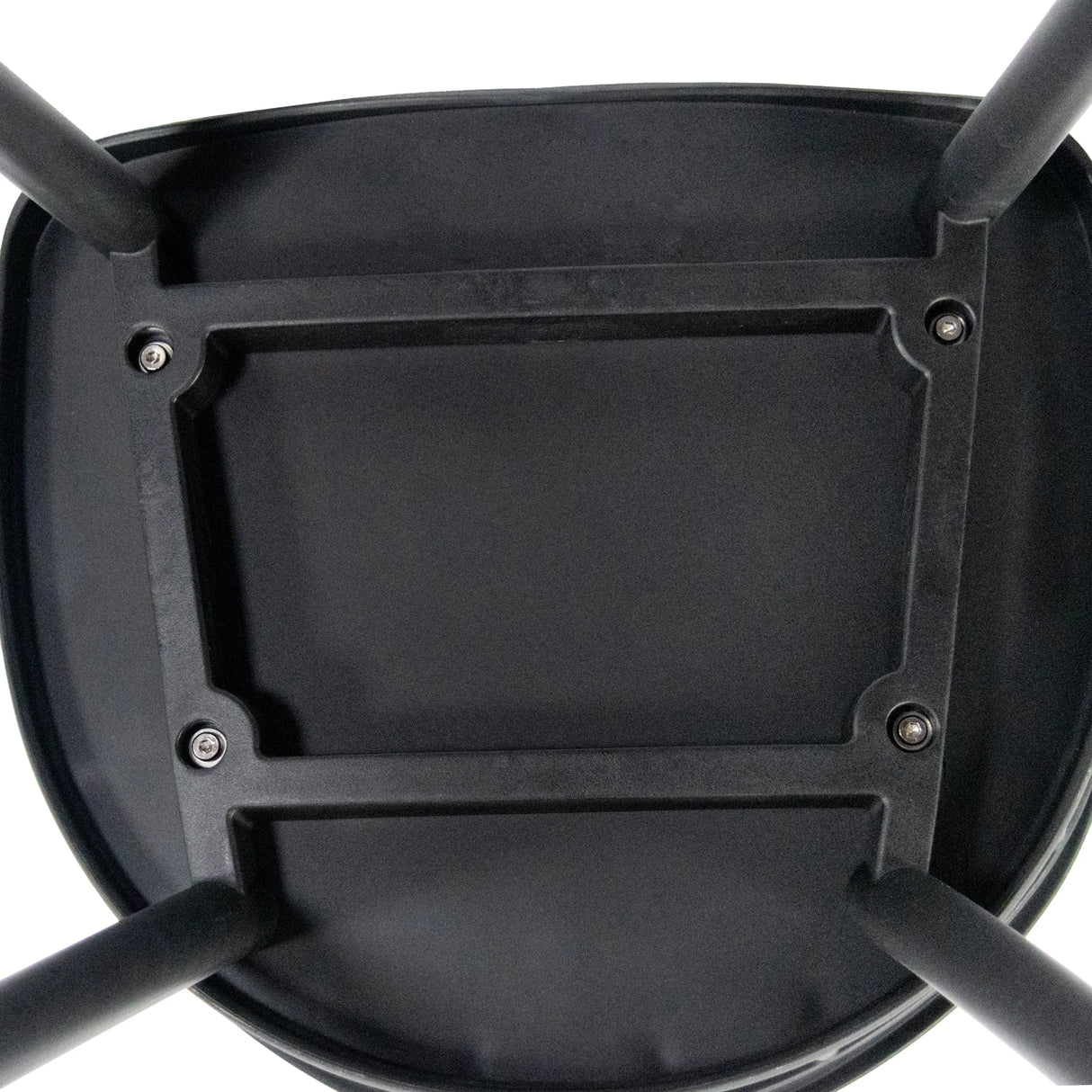 Unterseite der Sitzfläche des Esszimmerstuhls ARTIFO RIB in Schwarz mit vier Befestigungsschrauben von hjh LIVING