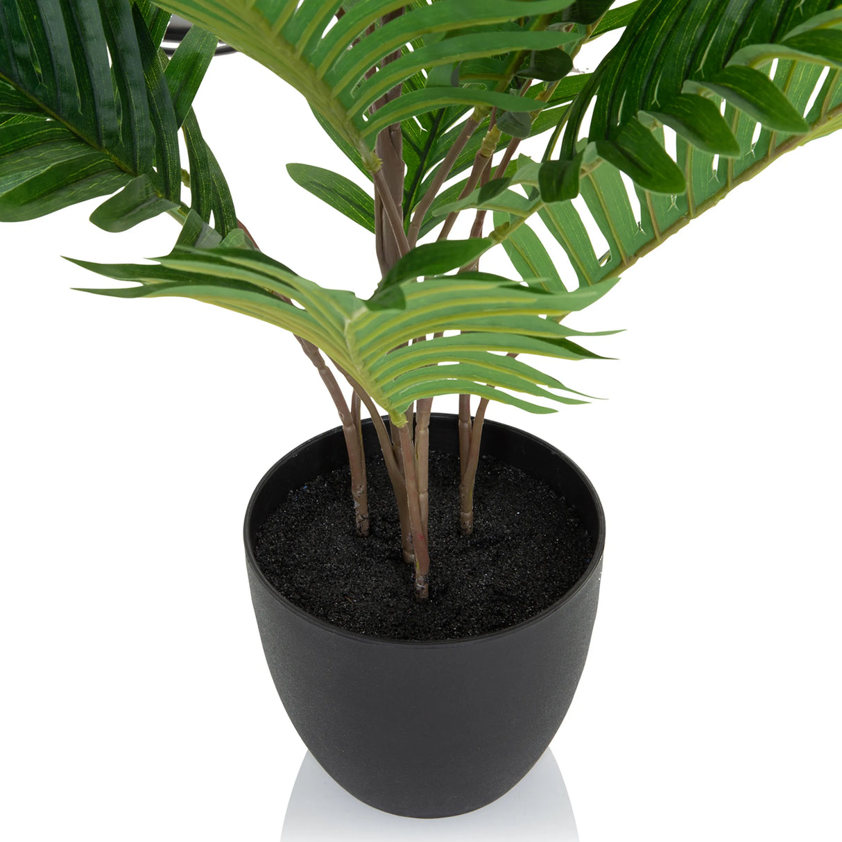 Schwarzer Pflanztopf mit grünen Blättern der Kunstpflanze ARECA von hjh OFFICE