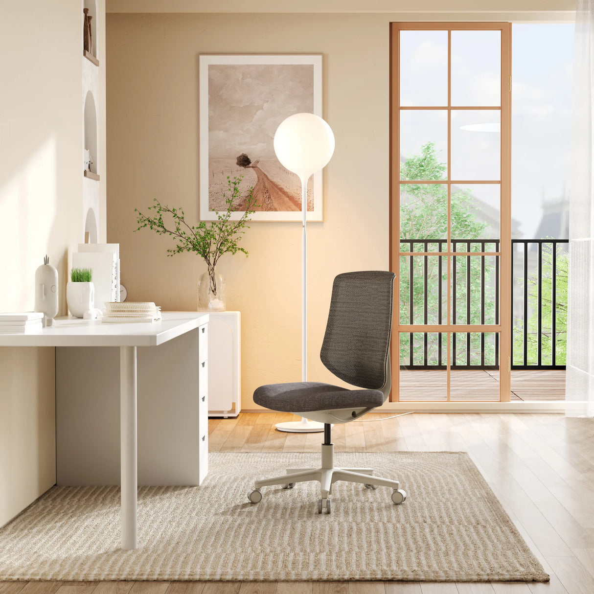 Home-Office-Bürostuhl Sitflex Lady in Grau mit Rollenkreuz in einem hellen Raum von hjh OFFICE
