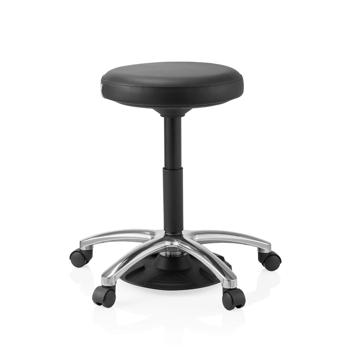 Schwarzer Drehhocker Operator Step mit gepolsterter Sitzfläche und Fußkreuz mit fünf Rollen von hjh OFFICE – 360-Grad-Ansicht (Frontansicht 0°)