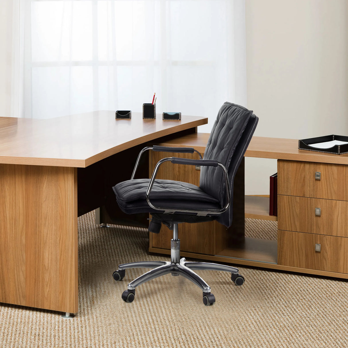 Profi-Chefsessel VILLA 10 in Schwarz mit gesteppter Polsterung und Chromgestell von hjh OFFICE