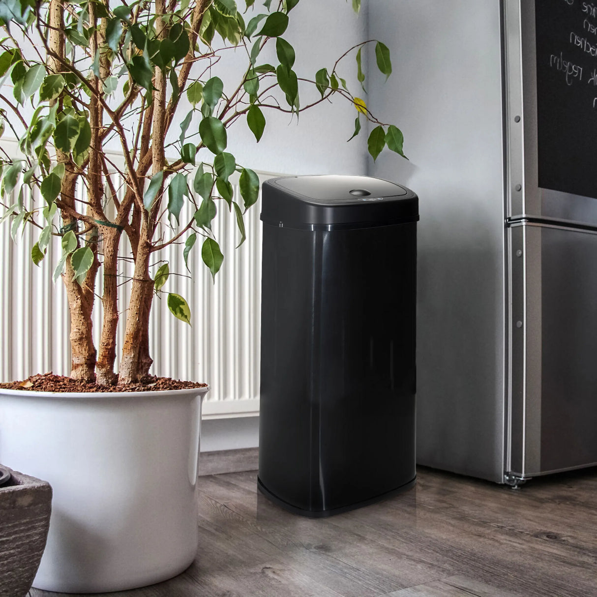 Schwarzer Sensor-Mülleimer CLEAN VI mit 68 Litern Fassungsvermögen von hjh OFFICE