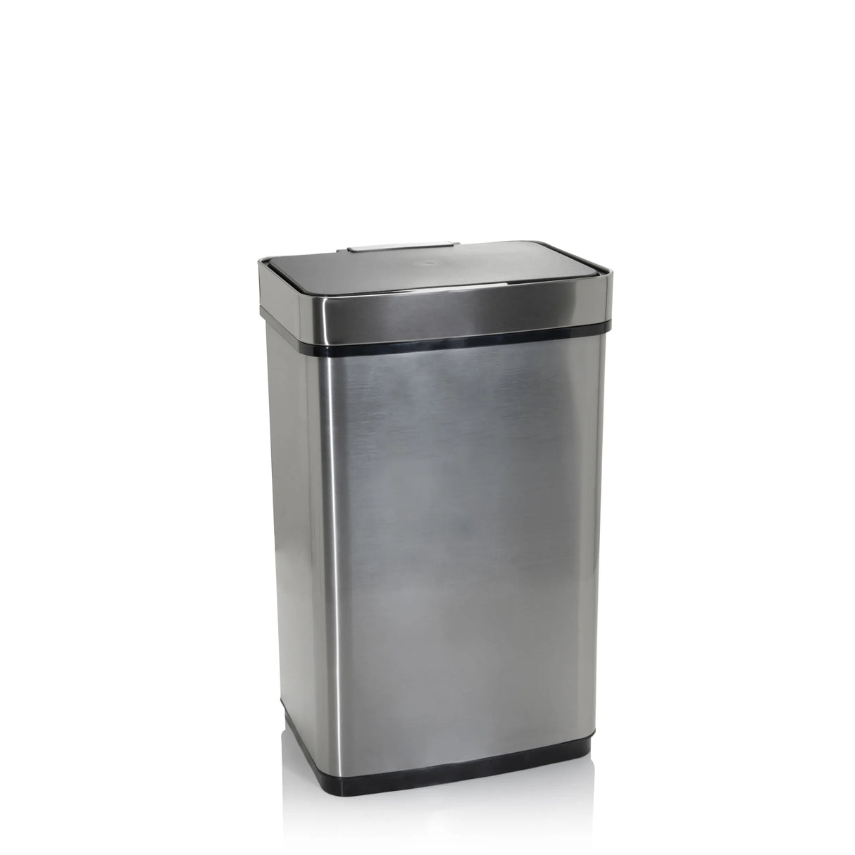 Silberner Sensor-Mülleimer CLEAN IV mit glänzender Oberfläche und schwarzem Boden von hjh OFFICE – 360-Grad-Ansicht (schräge Rückenansicht 120°)