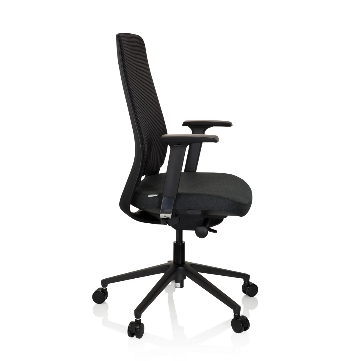 Schwarzer Profi-Bürostuhl CHIARO T1 BLACK mit Netzrücken und Fußkreuz mit fünf Rollen von hjh OFFICE – 360-Grad-Ansicht (Seitenprofil 80°)