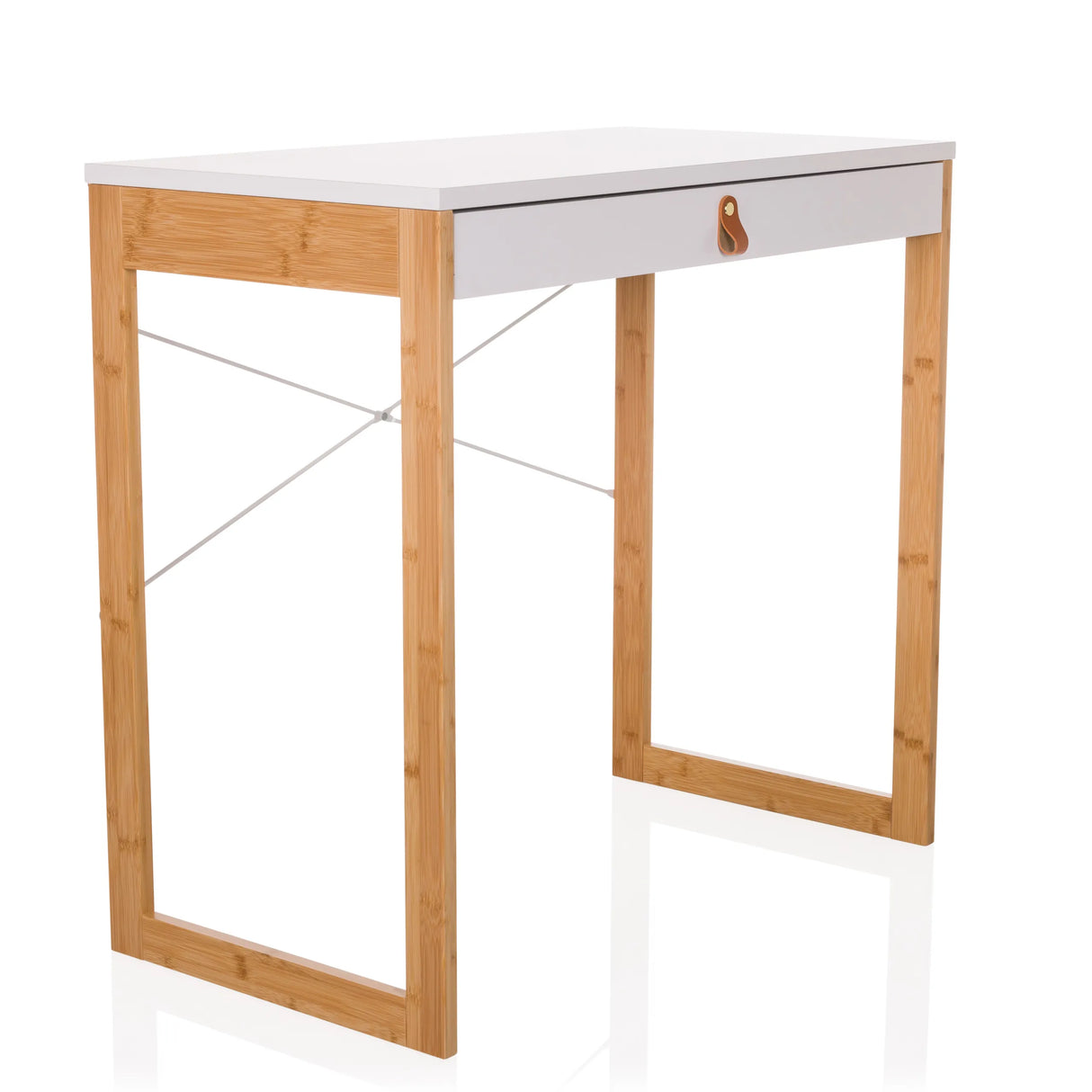 Weißer Schreibtisch TAROLO II mit einer Schublade, braunem Ledergriff und Holzbeinen von hjh LIVING – 360-Grad-Ansicht (schräge Frontansicht 45°)
