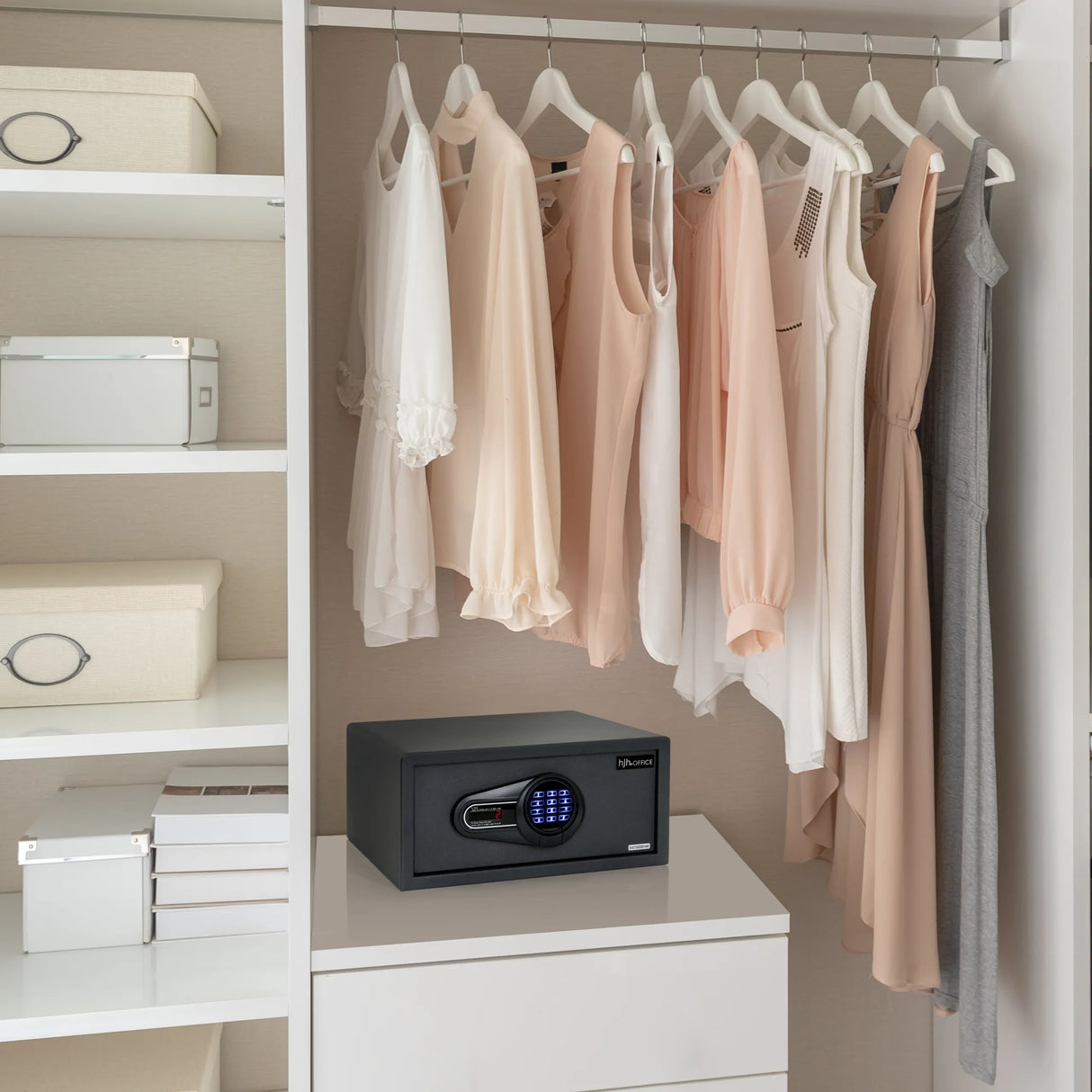 Schwarzer Tresor SAFE COMPACT I mit digitalem Tastenfeld und Drehgriff von hjh OFFICE
