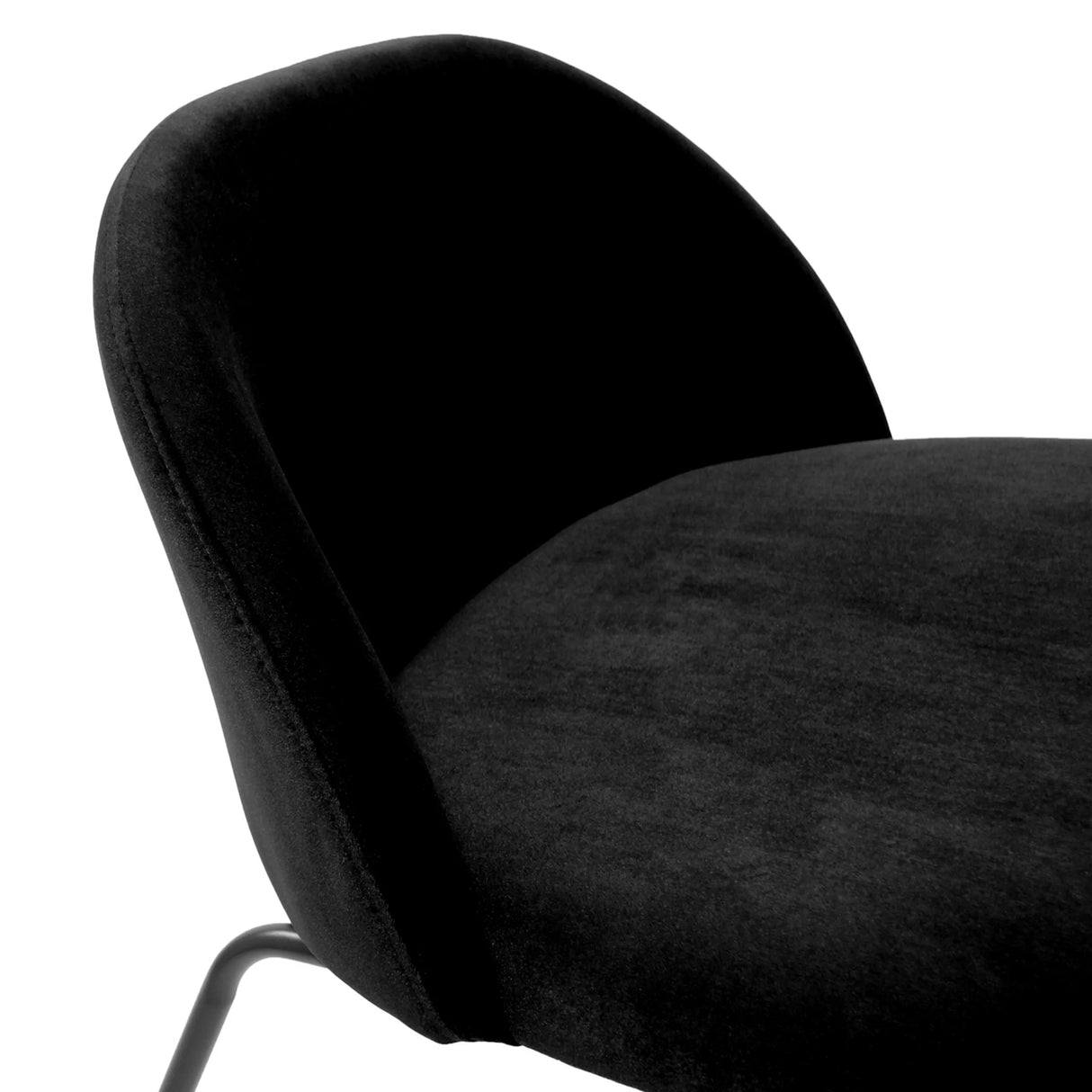 Schwarz gepolsterte Rückenlehne und Sitzfläche des Polsterstuhls VELVO von hjh OFFICE