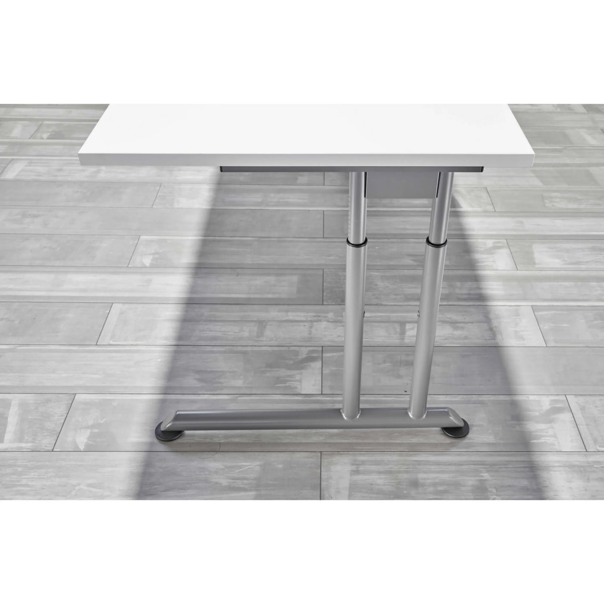 Höhenverstellbares Untergestell des Schreibtischs ZENO 19 G in Silber mit weißer Tischplatte von hjh OFFICE PRO