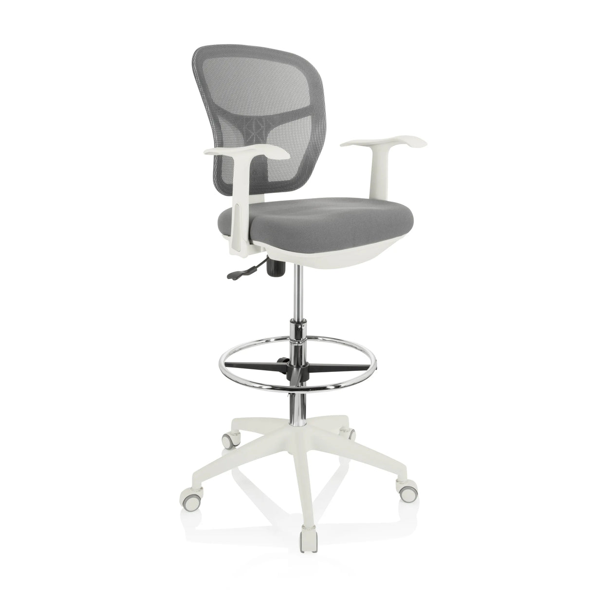 Grauer Counterstuhl TOP WORK 108 W mit Netzrücken, Fußring und weißem Fußkreuz mit fünf Rollen von hjh OFFICE – 360-Grad-Ansicht (schräge Frontansicht 40°)