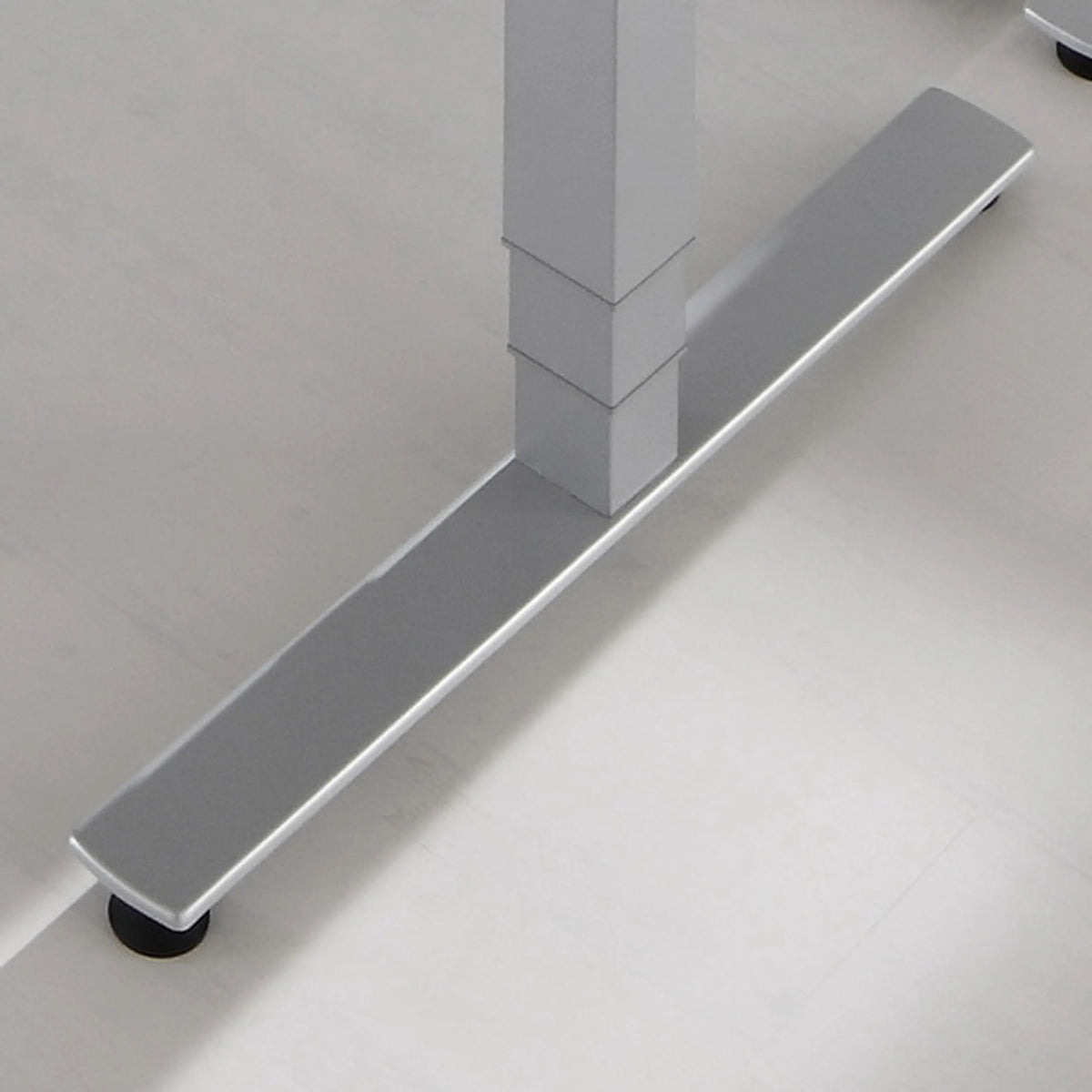 T-Fuß mit Bodengleiter des Schreibtischs XMST 19 G von hjh OFFICE PRO