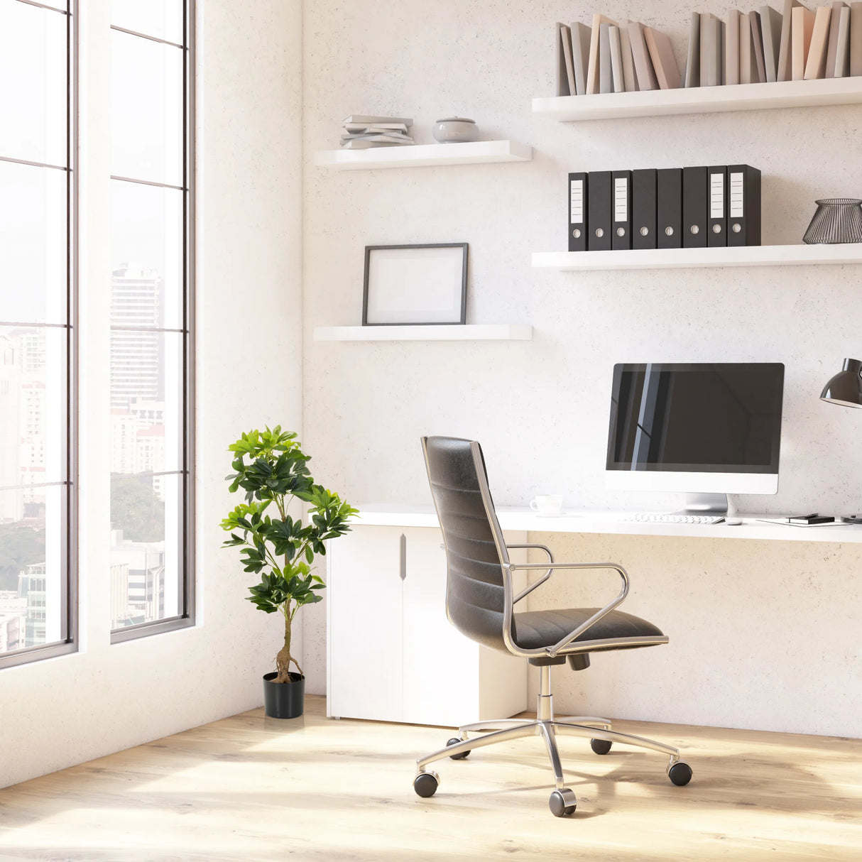 Kunstpflanze SCHEFFLERA in Grün in einem schwarzen Übertopf neben einem Schreibtisch von hjh OFFICE
