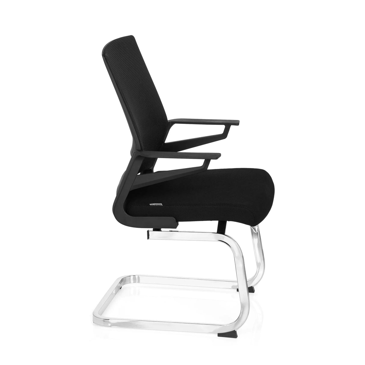 Schwarzer Freischwinger INVENTOR V mit Netzrücken, Armlehnen und Kufengestell von hjh OFFICE – 360-Grad-Ansicht (Seitenprofil 80°)