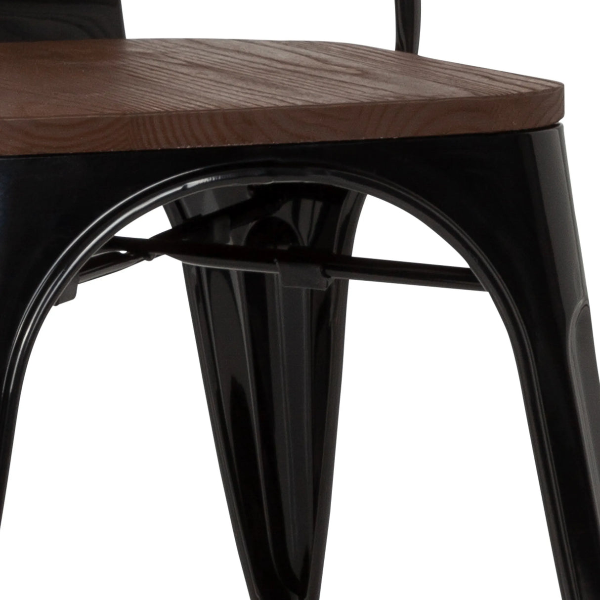 Sitzfläche aus Holz und schwarzes Metallgestell des Bistrostuhls VANTAGGIO COMFORT W von hjh OFFICE