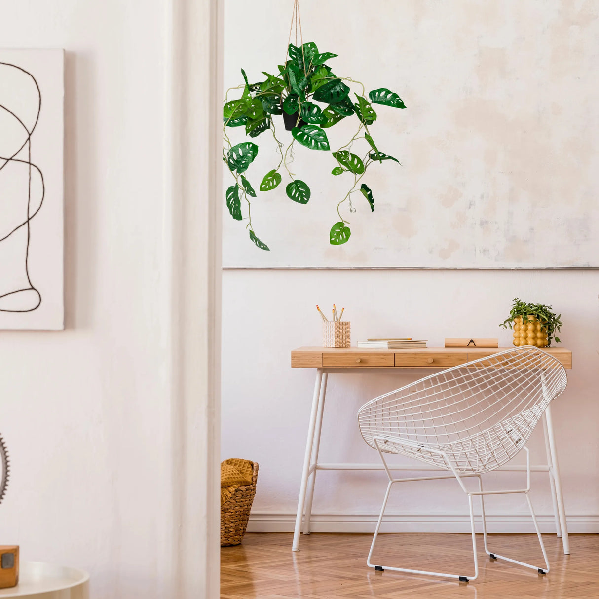Grüne Kunstpflanze MONSTERA CLIMB in einem hängenden Topf von hjh OFFICE