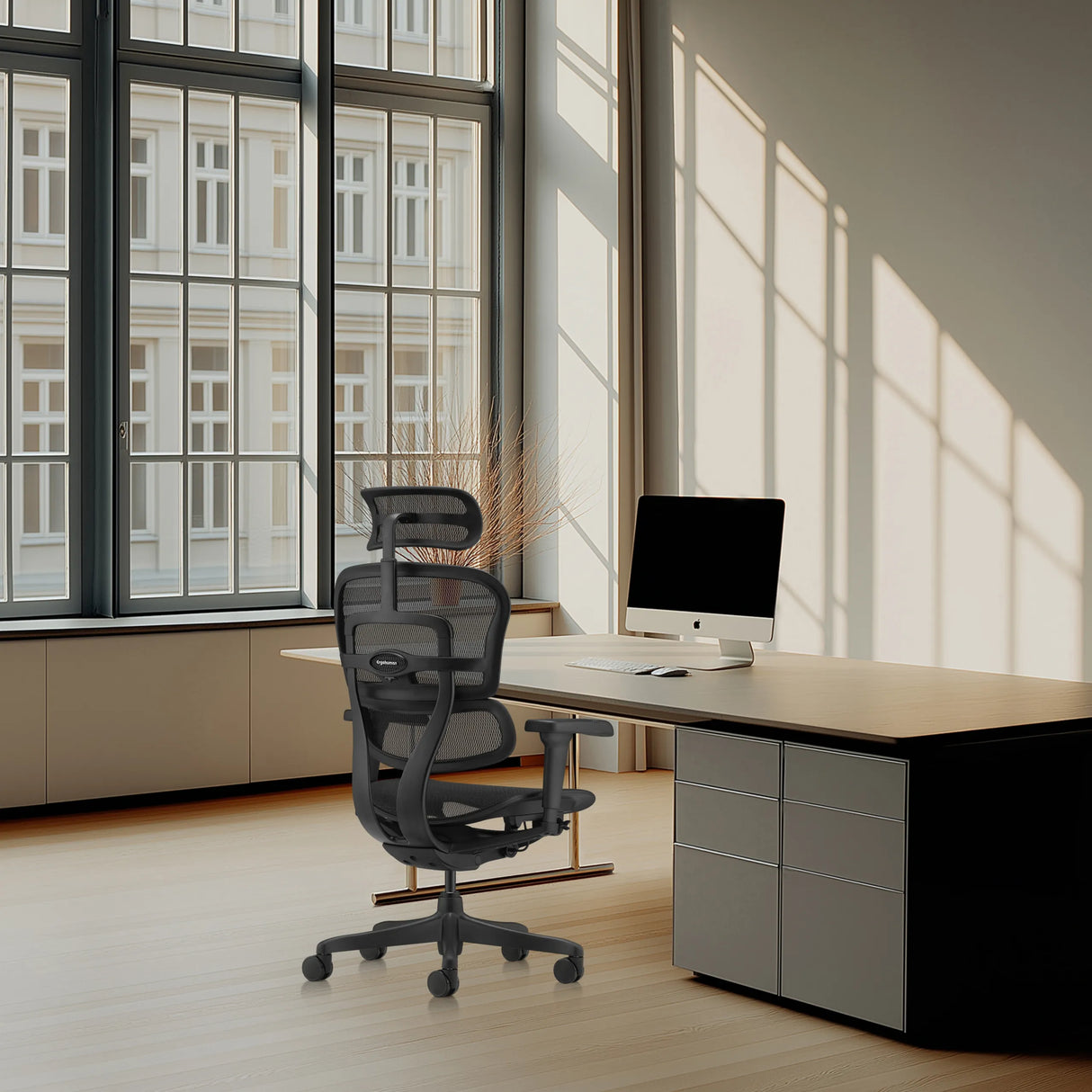 Luxus-Chefsessel ERGOHUMAN SIGNATURE GEN2 mit schwarzem Netzrücken und verstellbaren Armlehnen von hjh OFFICE