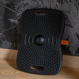 Strukturierte Oberfläche des Balance Boards ACTIV in Schwarz mit Noppen und zentraler Wölbung von hjh OFFICE