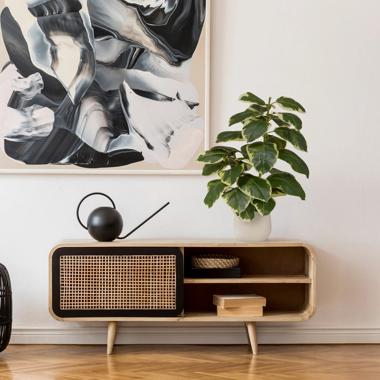 Kunstpflanze Ficus 3 in Grün-Weiß mit weißem Topf auf einem Sideboard von hjh OFFICE