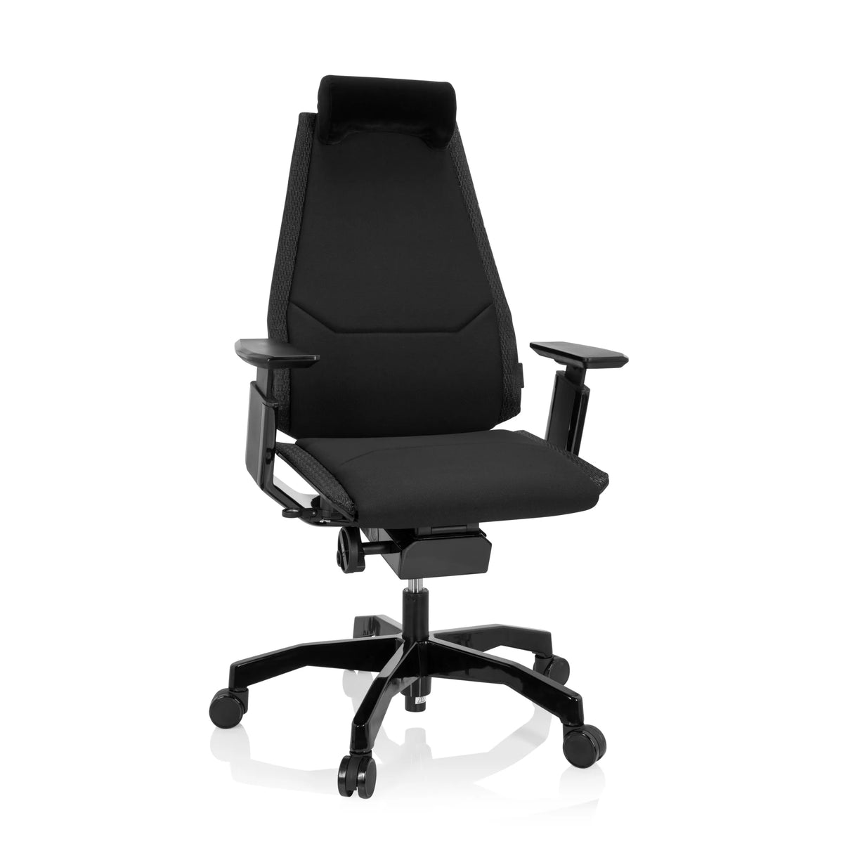 Schwarzer High-End-Bürostuhl GENIDIA BLACK mit Stoffbezug und Fußkreuz mit fünf Rollen von hjh OFFICE – 360-Grad-Ansicht (Frontansicht 20°)