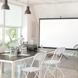 Weiße Outdoor Stühle TUDELA XXL W in einem hellen Konferenzraum von hjh OFFICE