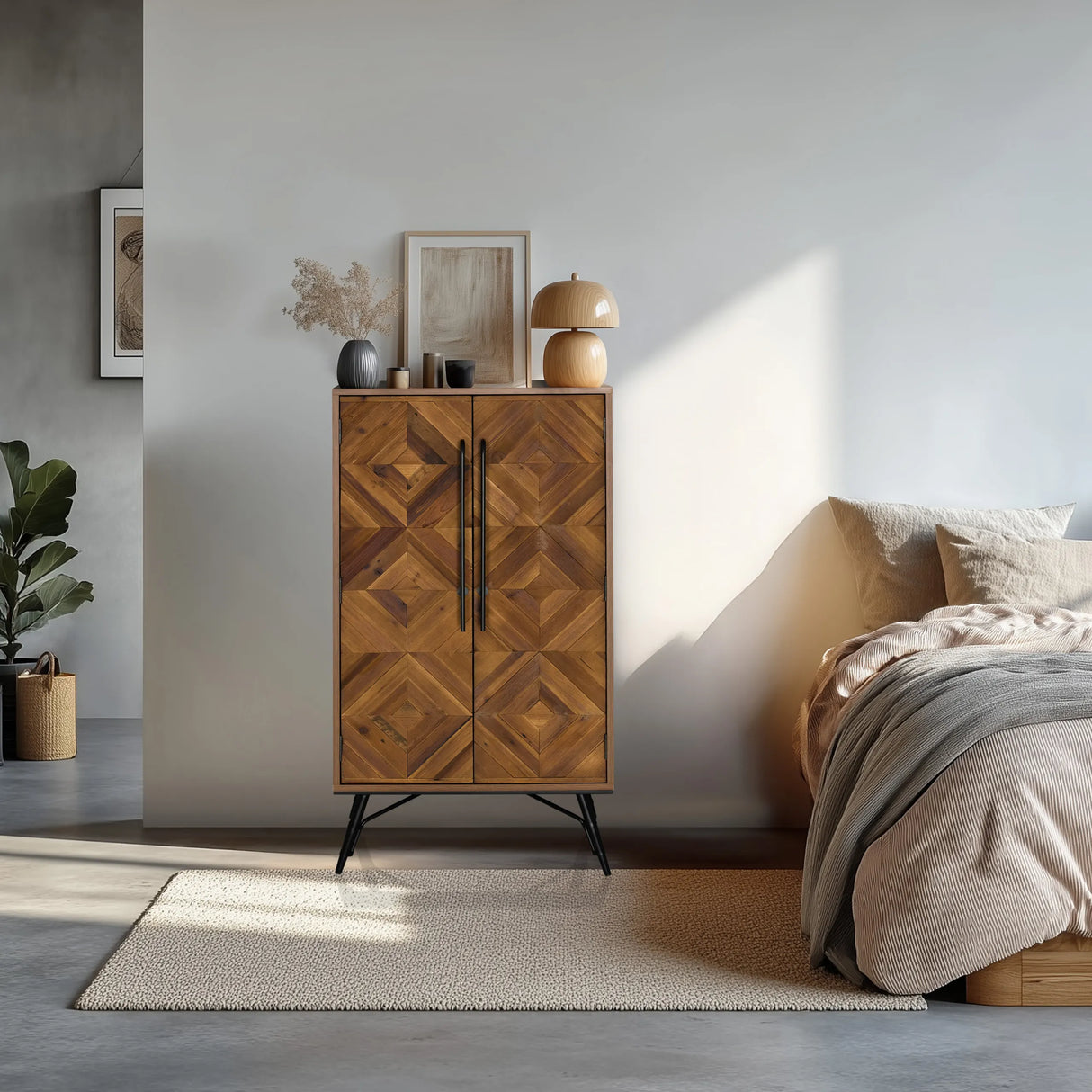 Kommode SANTJAGO WOOD HIGH in dunkelbraunem Holz mit geometrischem Muster und schwarzen Metallfüßen von hjh LIVING