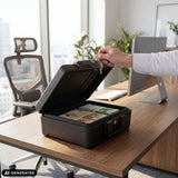 Geöffneter Tresor Safe Compact Slim in Schwarz mit Geldbündeln auf einem Schreibtisch von hjh OFFICE (KI-generiertes Bild)