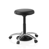 Schwarzer Drehhocker Operator Step mit gepolsterter Sitzfläche und Fußkreuz mit fünf Rollen von hjh OFFICE – 360-Grad-Ansicht (Frontansicht 15°)