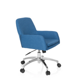Blauer Homeoffice-Bürostuhl SHAKE 400 mit Armlehnen und Fußkreuz mit fünf Rollen von hjh OFFICE – 360-Grad-Ansicht (schräge Frontansicht 60°)