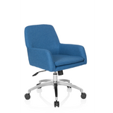 Blauer Homeoffice-Bürostuhl SHAKE 400 mit Armlehnen und Fußkreuz mit fünf Rollen von hjh OFFICE – 360-Grad-Ansicht (schräge Frontansicht 40°)