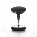 Schwarze Stehhilfe SITNESS 20 mit gepolsterter Sitzfläche und rundem Fuß von Topstar – 360-Grad-Ansicht (Seitenprofil 100°)