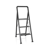 Schwarze Klappleiter SOLID W6 mit drei Stufen und einem Handgriff von hjh OFFICE – 360-Grad-Ansicht (Frontansicht 20°)