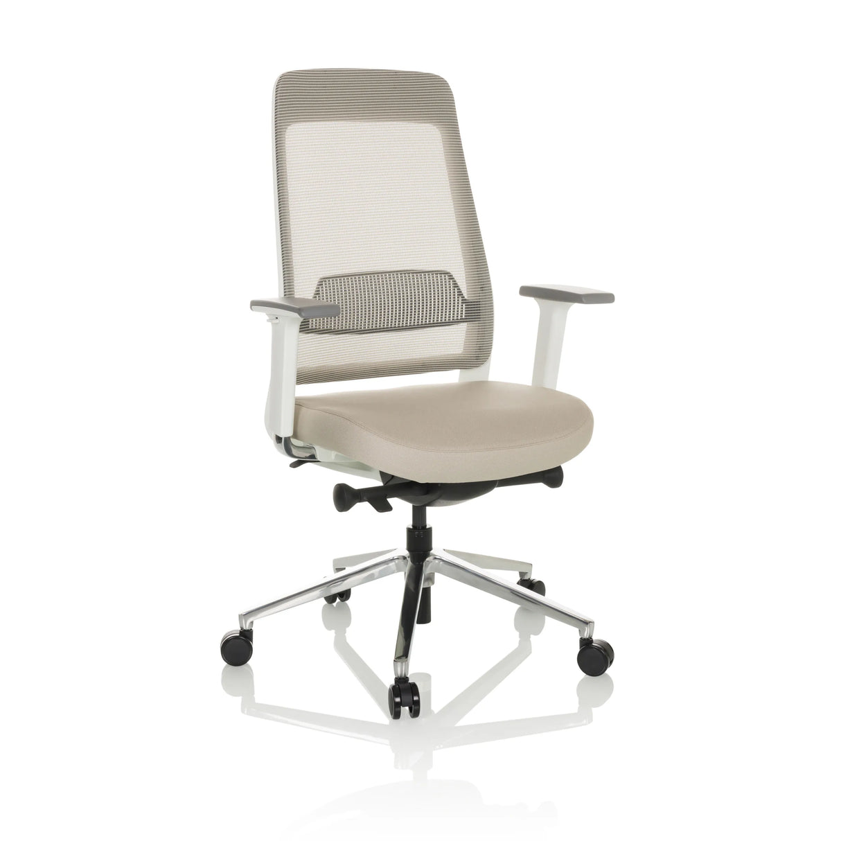 Beiger Profi-Bürostuhl CHIARO T2 WHITE mit Netzrücken und silbernem Fußkreuz mit fünf Rollen von hjh OFFICE – 360-Grad-Ansicht (schräge Frontansicht 30°)