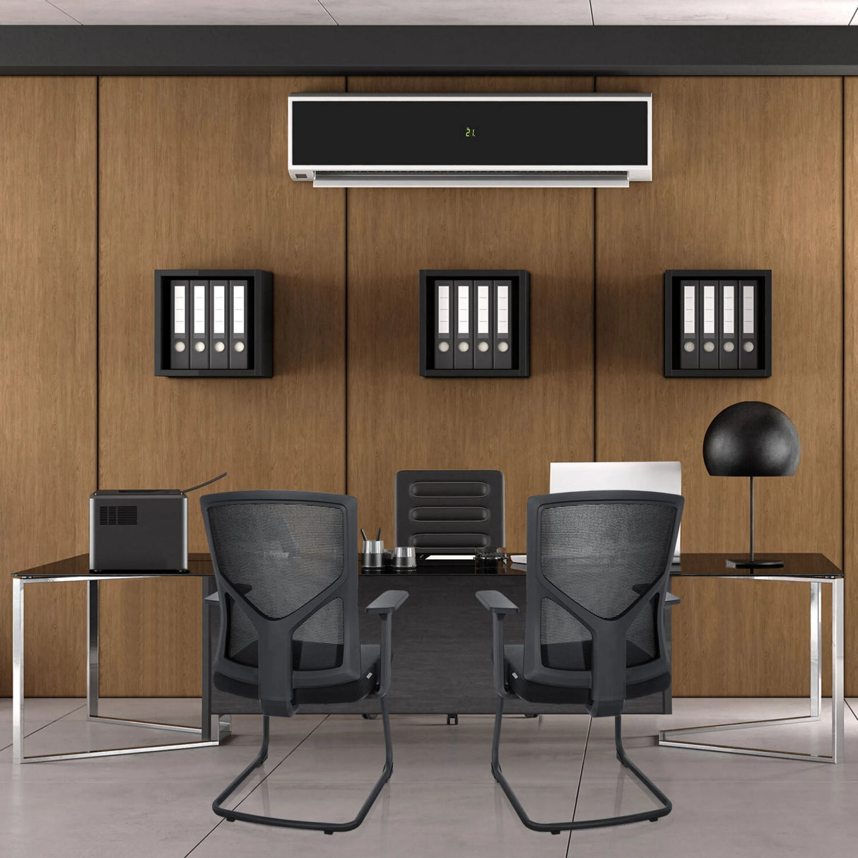 Zwei schwarze Freischwinger BRETON V B mit Netzrückenlehne und Armlehnen von hjh OFFICE
