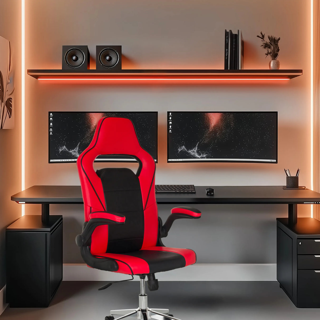 Gamingstuhl GAME SPORT PRO in Schwarz und Rot an einem Schreibtisch mit zwei Monitoren von MyBuero