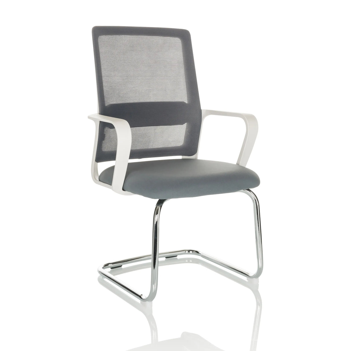 Grauer Freischwinger VISITER W mit Netzrücken, Armlehnen und verchromtem Gestell von hjh OFFICE – 360-Grad-Ansicht (schräge Frontansicht 30°)