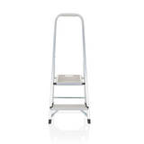 Silberne Klappleiter SOLID I aus Aluminium mit zwei Stufen und Handgriff von hjh OFFICE – 360-Grad-Ansicht (Frontansicht 0°)