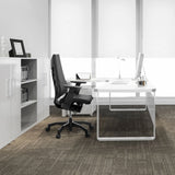 Schwarzer High-End-Bürostuhl GENIDIA BLACK aus Leder mit Kopfstütze und Armlehnen von hjh OFFICE