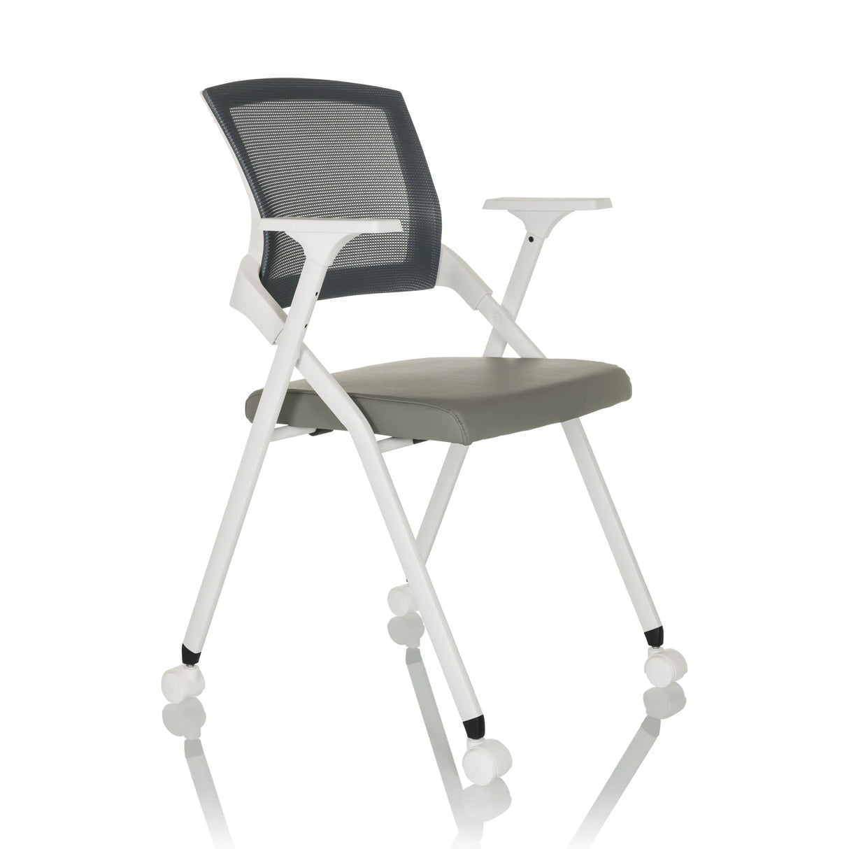 Grauer Klappstuhl PRIORITY II W PU mit Netzrücken, Armlehnen und Rollen von hjh OFFICE – 360-Grad-Ansicht (schräge Frontansicht 45°)