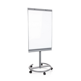 Silbernes Whiteboard MULTIBOARD auf einem fahrbaren Standfuß mit Rollen von hjh OFFICE – 360-Grad-Ansicht (Frontansicht 17°)