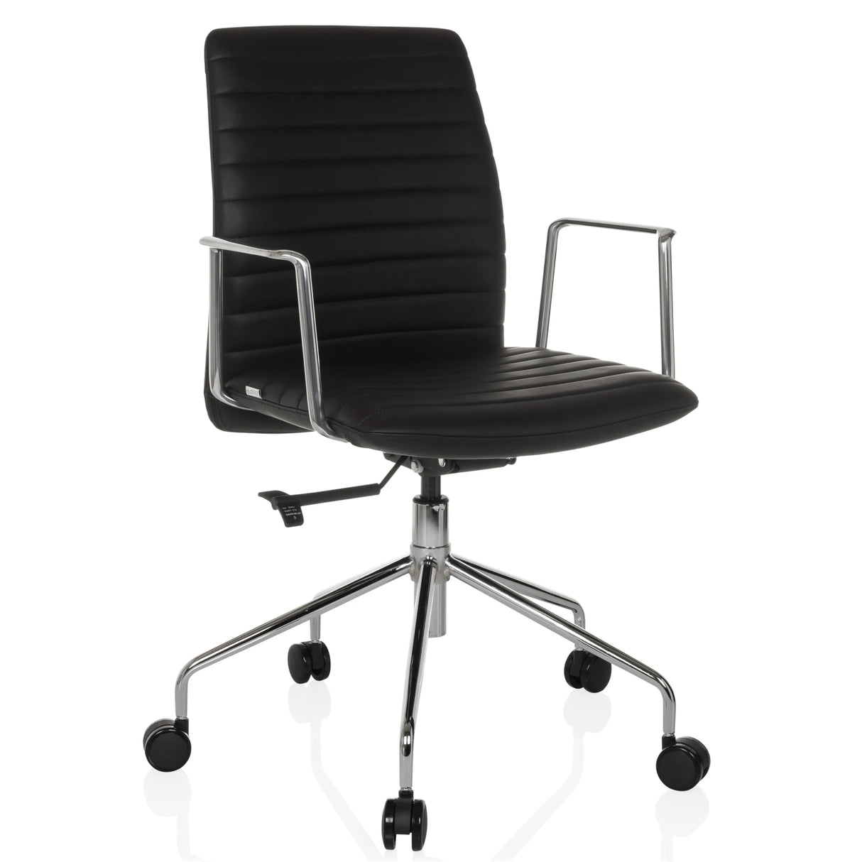Schwarzer Luxus-Chefsessel VEMONA 30 mit Quersteppung, Armlehnen und Fußkreuz mit fünf Rollen von hjh OFFICE – 360-Grad-Ansicht (schräge Frontansicht 30°)