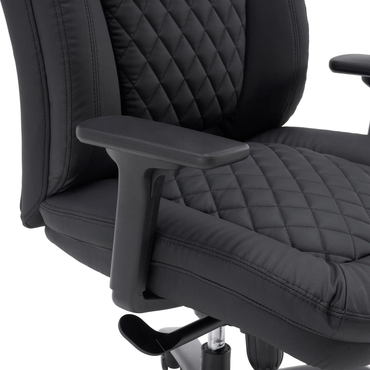 Armlehne und gesteppte Kunstleder-Polsterung des Drehstuhls XXL Pullmann Gen2 in Schwarz von hjh OFFICE