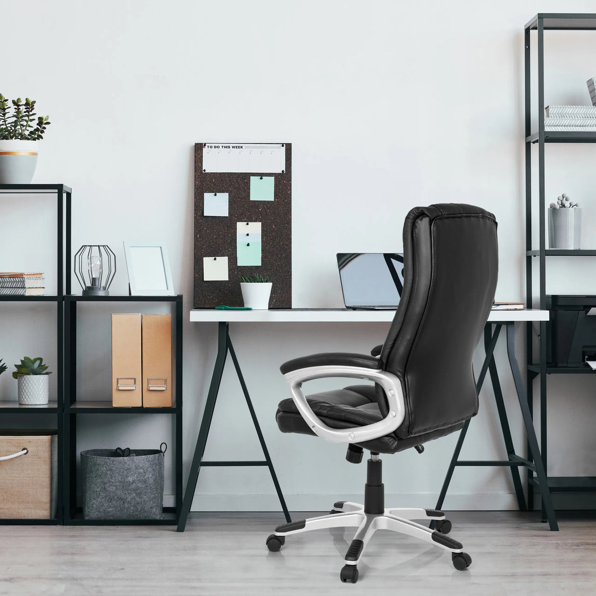 Schwarzer Homeoffice-Bürostuhl RELAX CL150 mit weißem Fußkreuz und Armlehnen von MyBuero